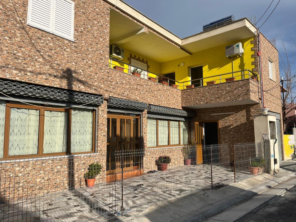 Guesthouse Kristi & Mari Vlorë Exterior foto